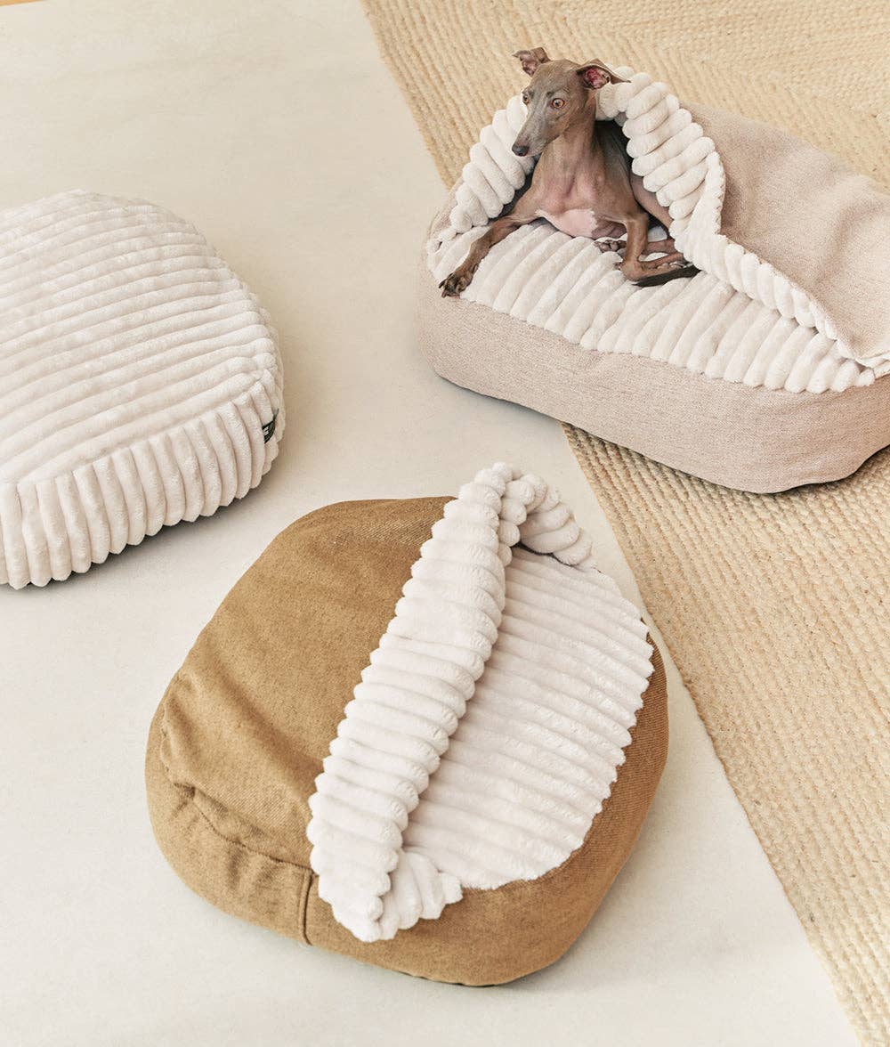 Lit pour chien en velours côtelé beige avec capuche, Maso